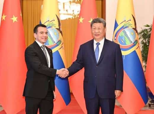 otografía de la reunión entre Xi Jinping y el presidente de Ecuador, Daniel Noboa, en el Gran Palacio del Pueblo, Beijing.